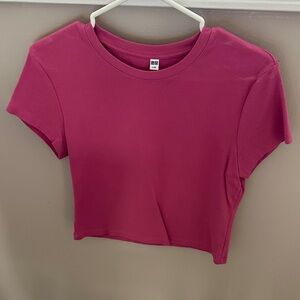 Uniqlo Women's Fuchsia Crop Top